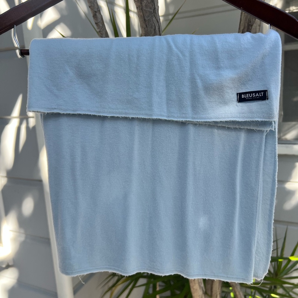 Bleusalt Light Blue Wrap - Picture 3 of 9